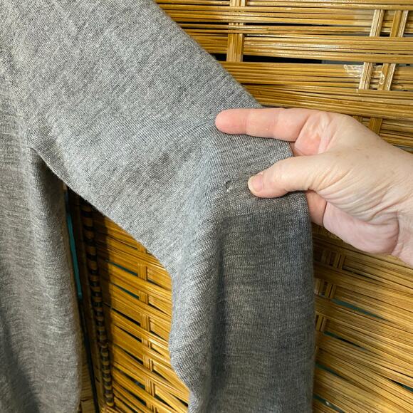 Nike Golf Merino Wool Blend Gray V-Neck Sweater Tour Performance Large - Picture 9 of 9